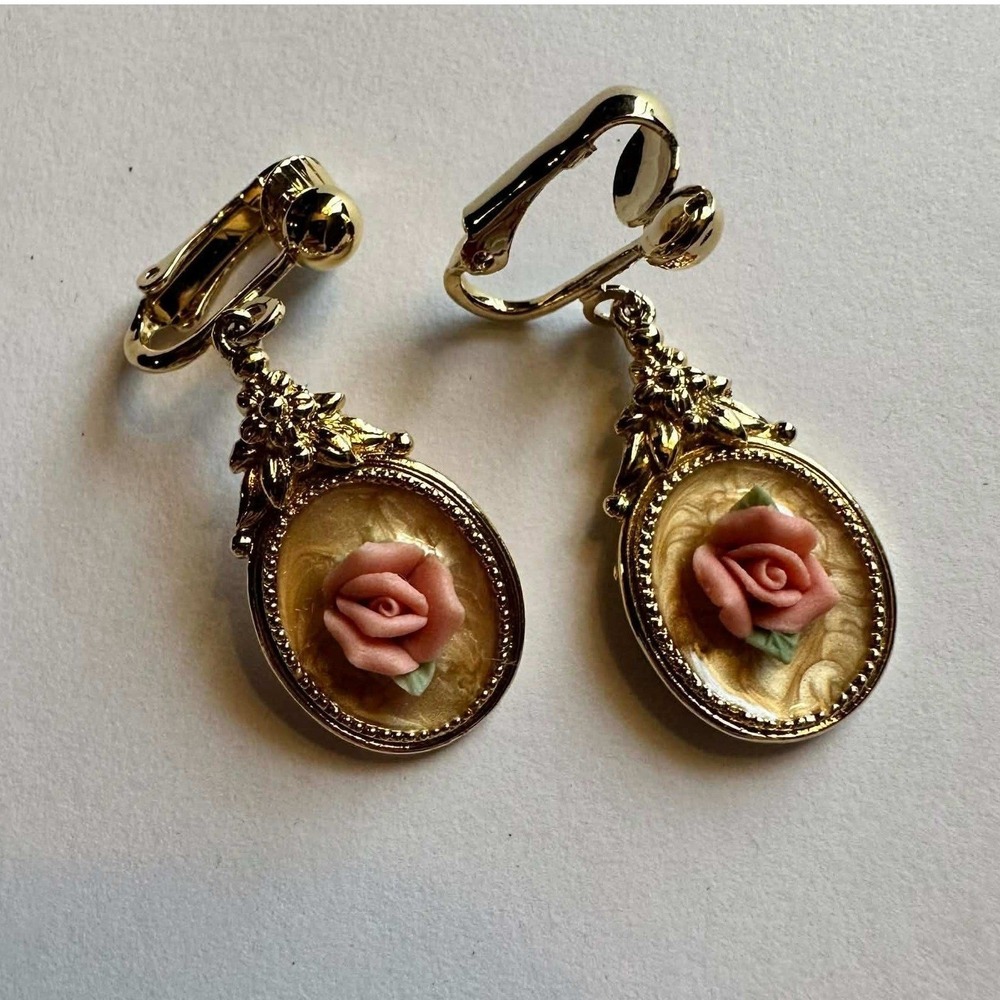 Avon Victoria Rose Drop Clip On Earrings Vintage 1989 Gold Tone Floral Dangle